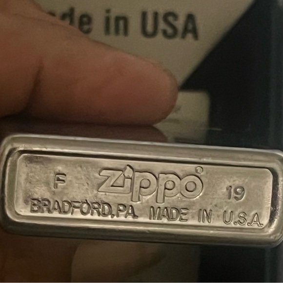 Zippo Silver Lighter - Picture 5 of 5